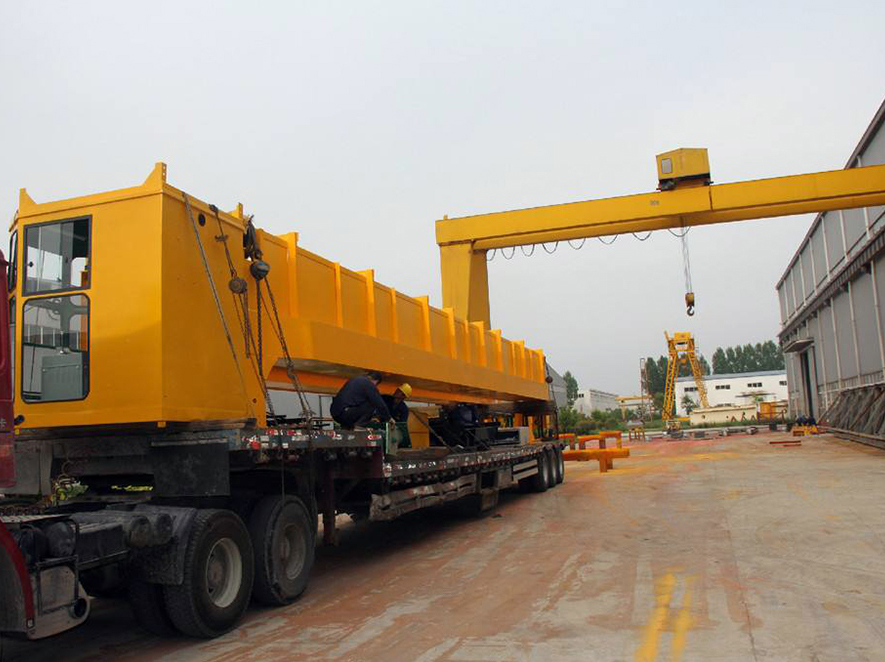 半龍門(mén)式起重機(jī)